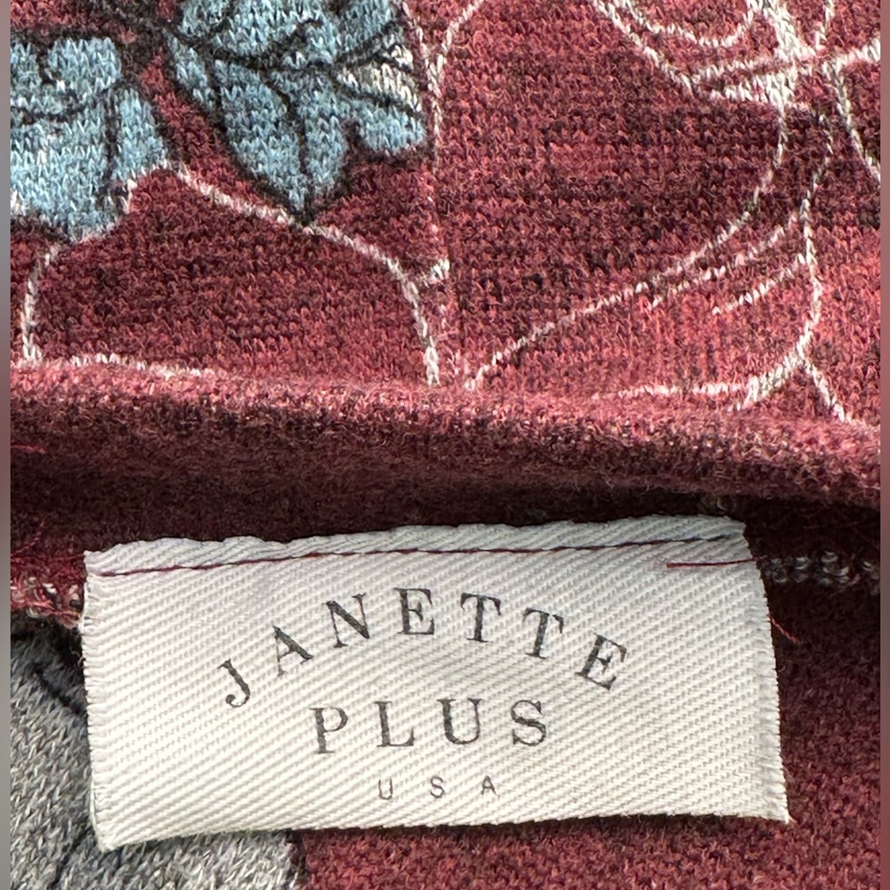 Janette Plus - Picture 3 of 5